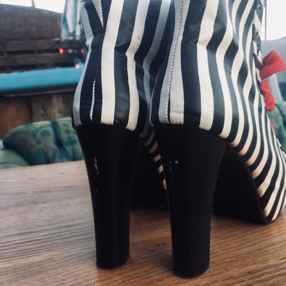 Striped fo leather laceup booties - Picture 5 of 8
